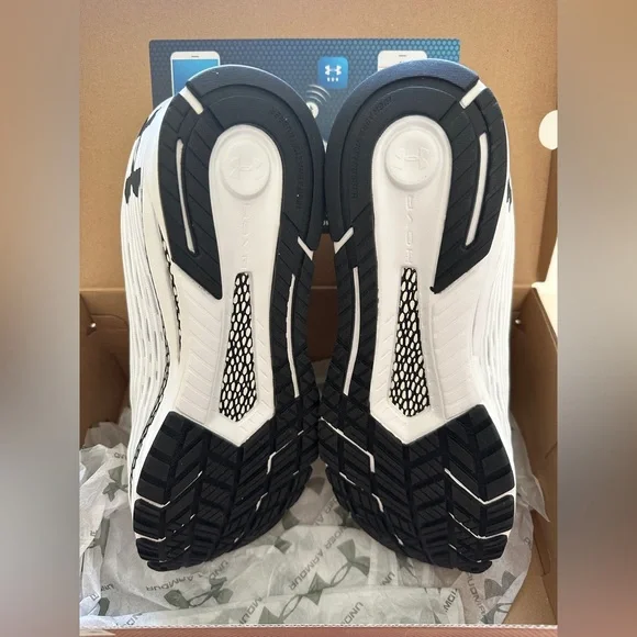 UA Hovr Velociti 3 Shoes - Picture 4 of 8